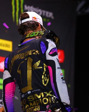 Image post by @supermotocross on Instagram