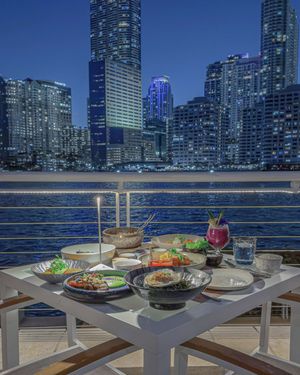 Image post by @mo_miami on Instagram