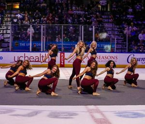 Image post by @coloradoeagleschicks on Instagram