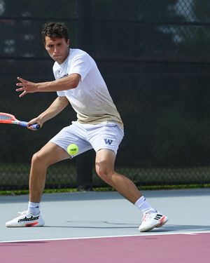 Image post by @uw_mtennis on Instagram
