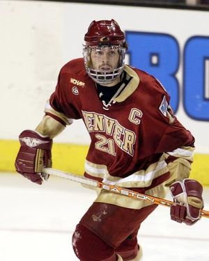 Image post by @du_hockey on Instagram
