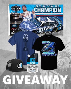 Image post by @stenhousejr on Instagram