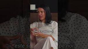 Video post by @lauracomanl on YouTube