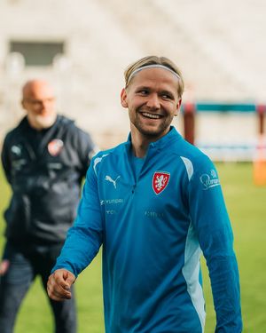Image post by @azalkmaar on Instagram