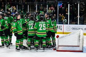 Image post by @paraidershockey on Instagram