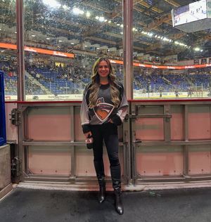 Image post by @emmacurrieofficial on Instagram