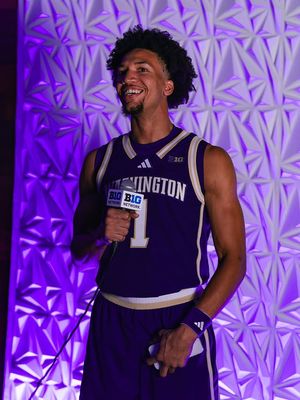 Image post by @uw_mbb on Instagram