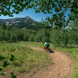 Image post by @skicrestedbutte on Instagram
