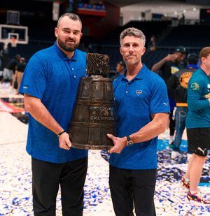 Image post by @bluecollaru_tbt on Instagram