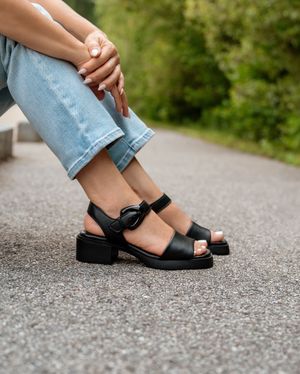 Image post by @aerosoles on Instagram