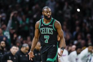 Image post by @HawksLead on Twitter