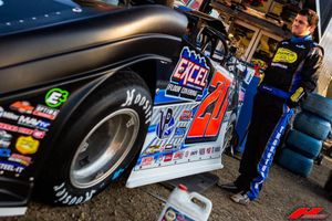 Image post by @markofvalordirt on Facebook