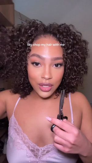 Video post by @enashaolivia on Facebook