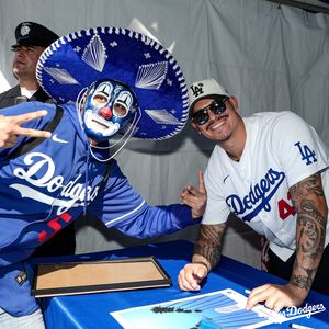 Image post by @losdodgers on Instagram