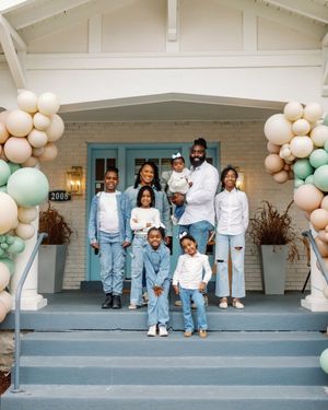 Image post by @demariodavis on Instagram