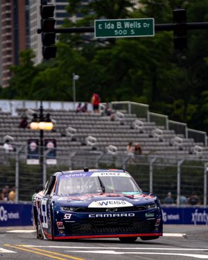 Image post by @bradperezracing on Twitter
