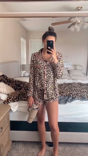 Video post by @sabrinanoellee on Instagram