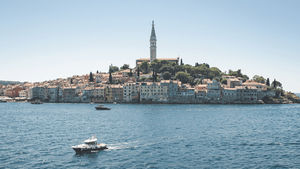 Image post by @AvondaleTravel on Facebook