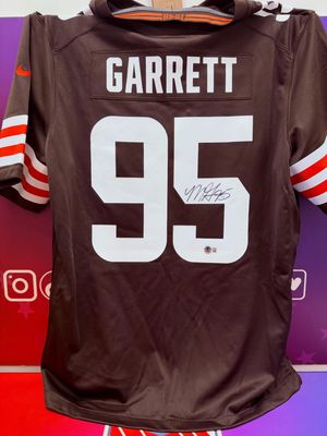 Image post by @statesigned on Instagram