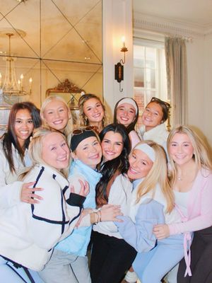 Image post by @uapanhellenic on Instagram