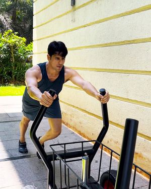 Image post by @sidmalhotra on Instagram