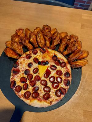 Image post by @wingnutzbarandgrill on Instagram