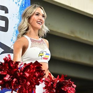 Image post by @coloradoeagleschicks on Instagram