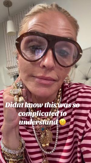 Video post by @shop.with.caroline on TikTok
