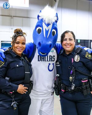 Image post by @mavsoffcourt on Instagram