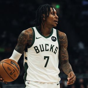 Video post by @milwaukeebucks on Facebook