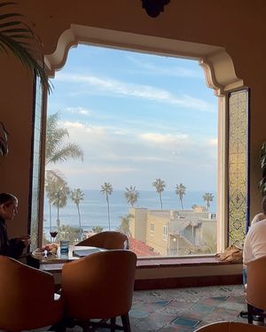 Image post by @abroadinthebay on Instagram