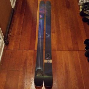 Image post by @j_skis on Instagram
