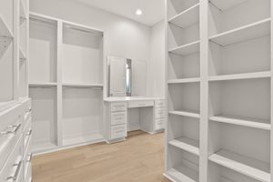 Image post by @Innovative.closets on Facebook