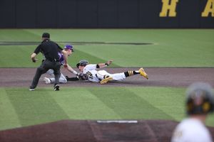 Image post by @UIBaseball on Twitter
