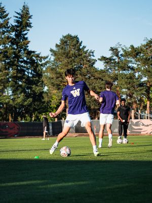Image post by @uw_msoccer on Instagram