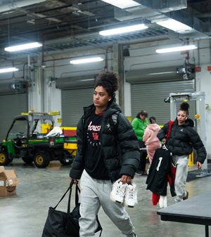 Image post by @uhcougarwbb on Instagram