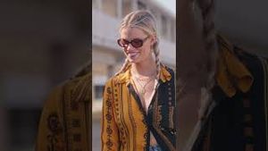 Video post by @siswimsuit on YouTube