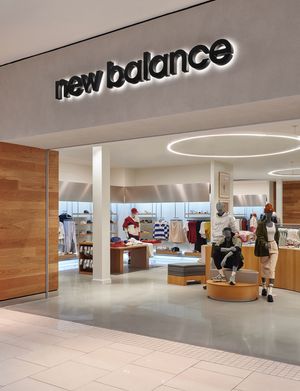 Image post by @aventuramall on Instagram