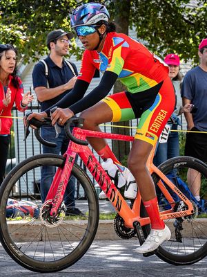 Image post by @wmncycling on Instagram