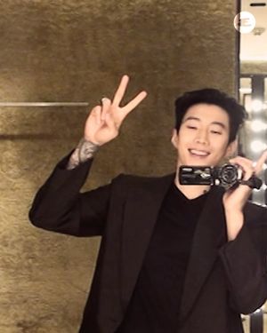 Image post by @esquire.korea on Instagram