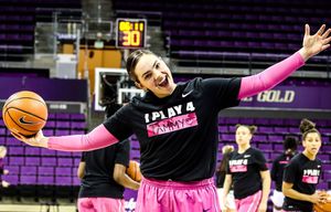 Image post by @uw_wbb on Instagram