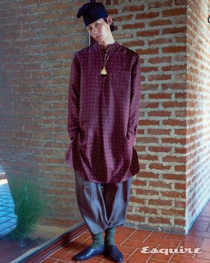 Image post by @esquire.korea on Instagram