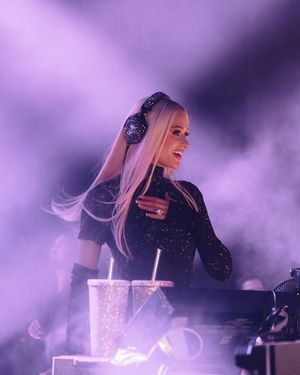 Image post by @parishilton on Instagram