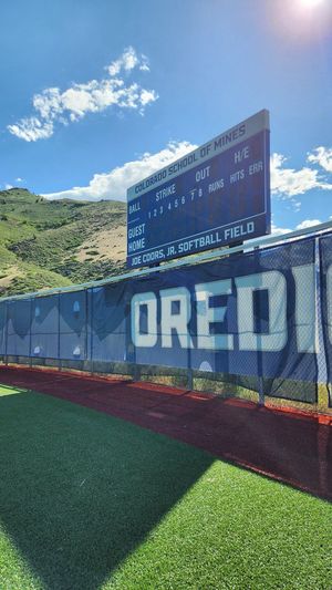 Image post by @MinesSoftball on Twitter