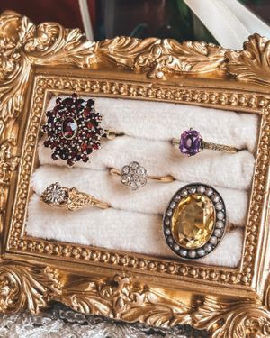 Image post by @maejeanvintage on Instagram