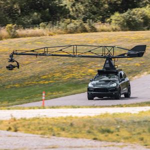 Image post by @motocrane_team on Instagram