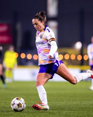 Image post by @lensbylaura on Instagram