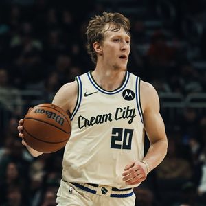 Video post by @milwaukeebucks on Facebook