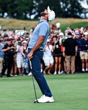 Image post by @livgolf_league on Twitter