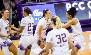 Image post by @uw_wbb on Instagram